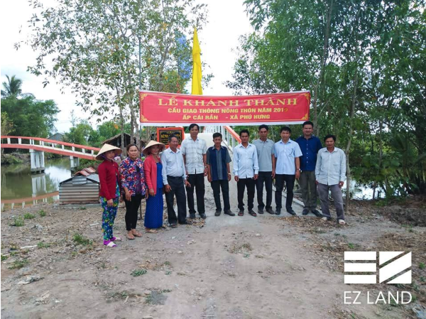EZ LAND VIETNAM BUILT A BRIDGE FOR PEOPLE IN CA MAU